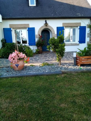 maison aux volets bleus